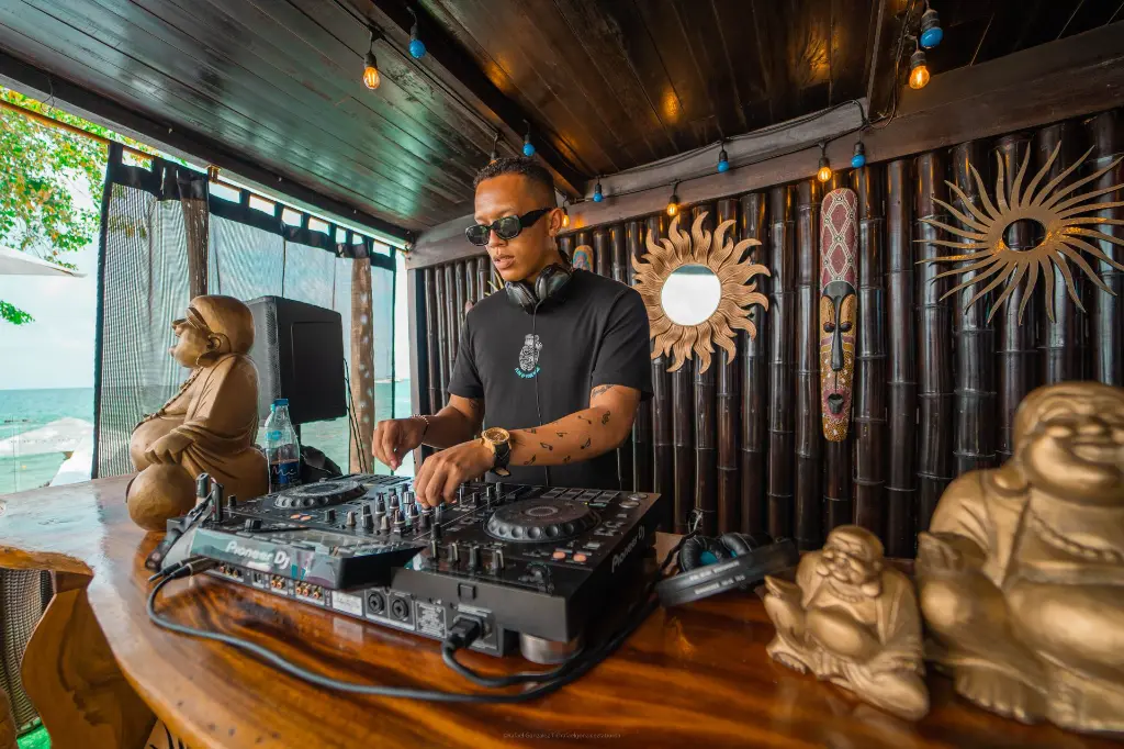 DJ AREA VIP.webp